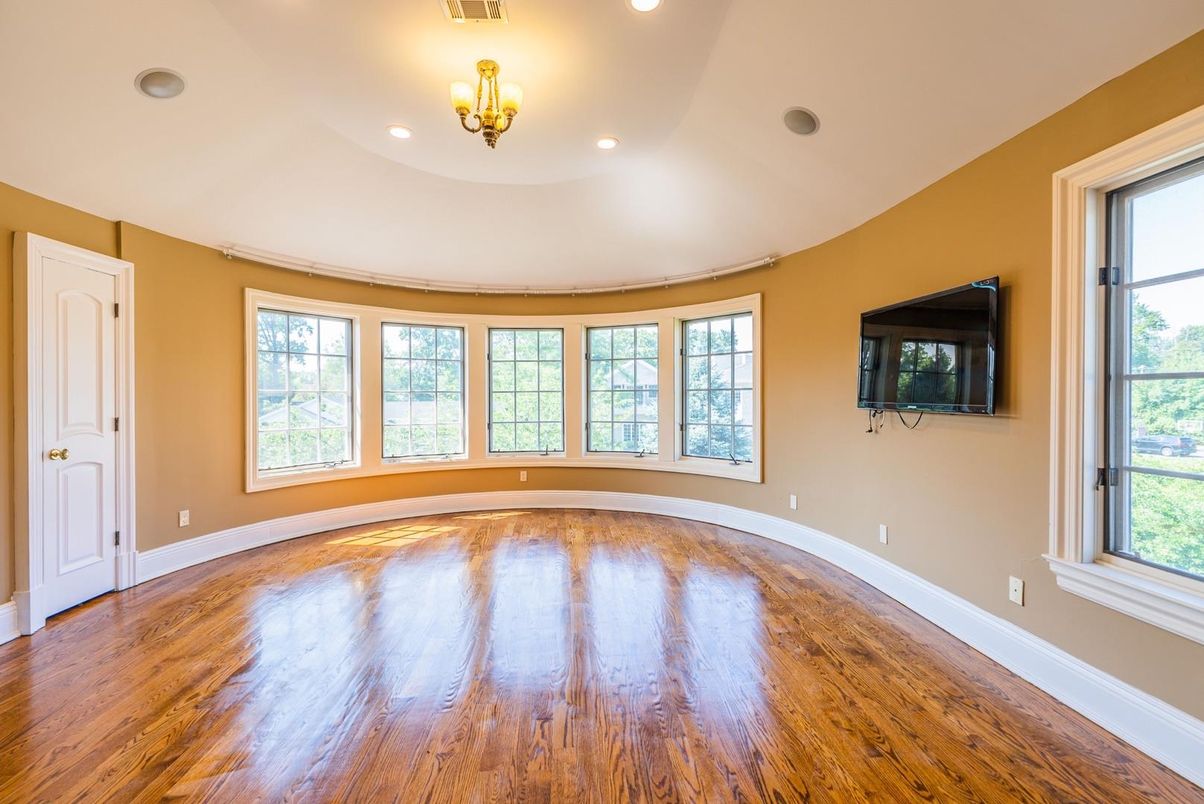 Chandelier, Empty room, Interior, Recessed Lighting, Wood Texture Flooring