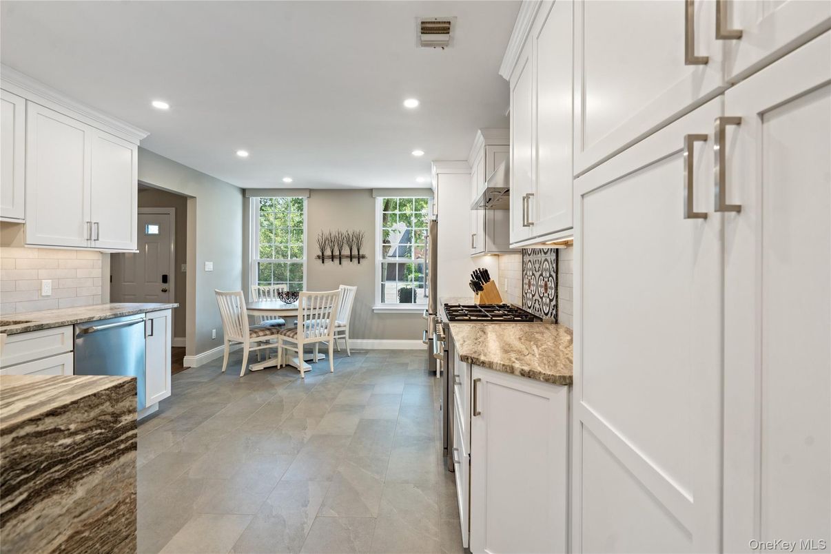 Dining room, Interior, Kitchen, Recessed Lighting