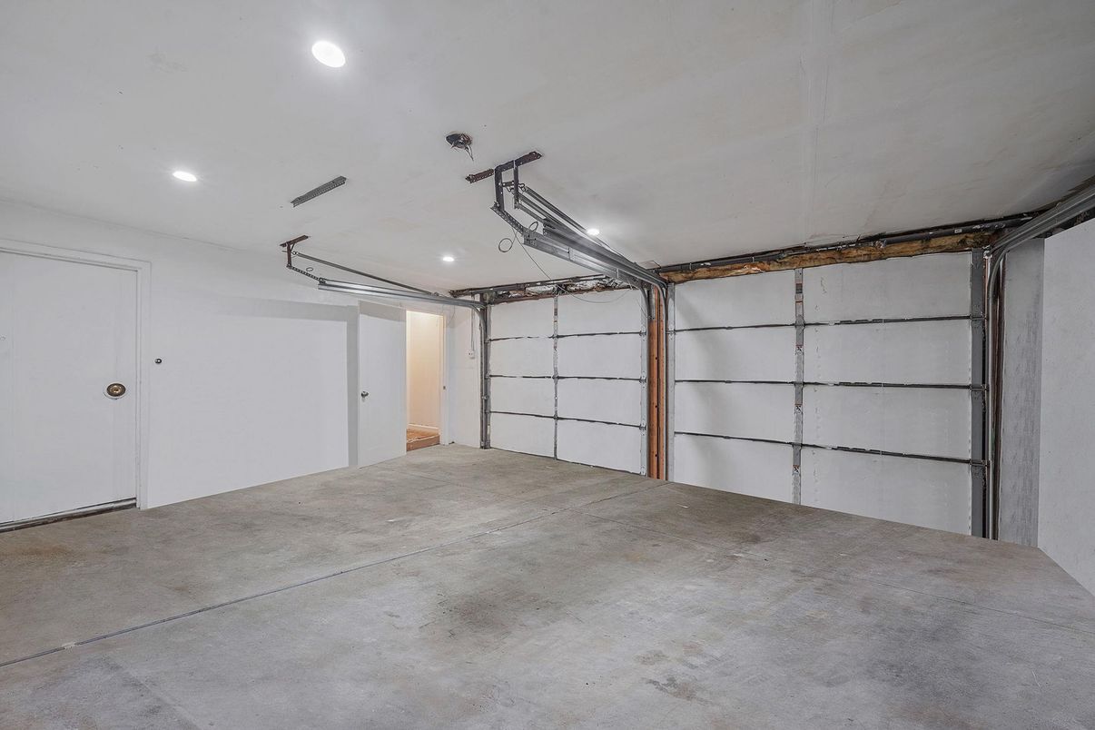 Garage, Interior, Recessed Lighting