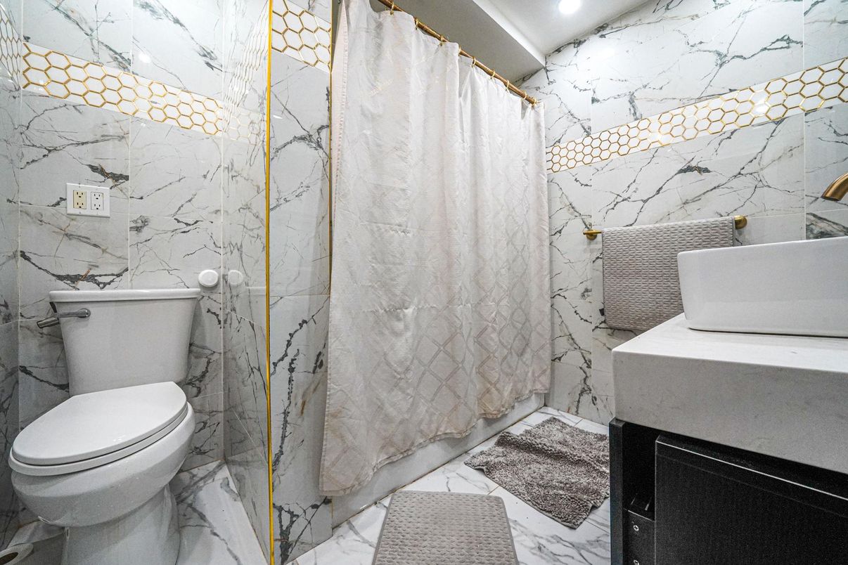 Bathroom, Interior, Marble, Marble Walls, Recessed Lighting