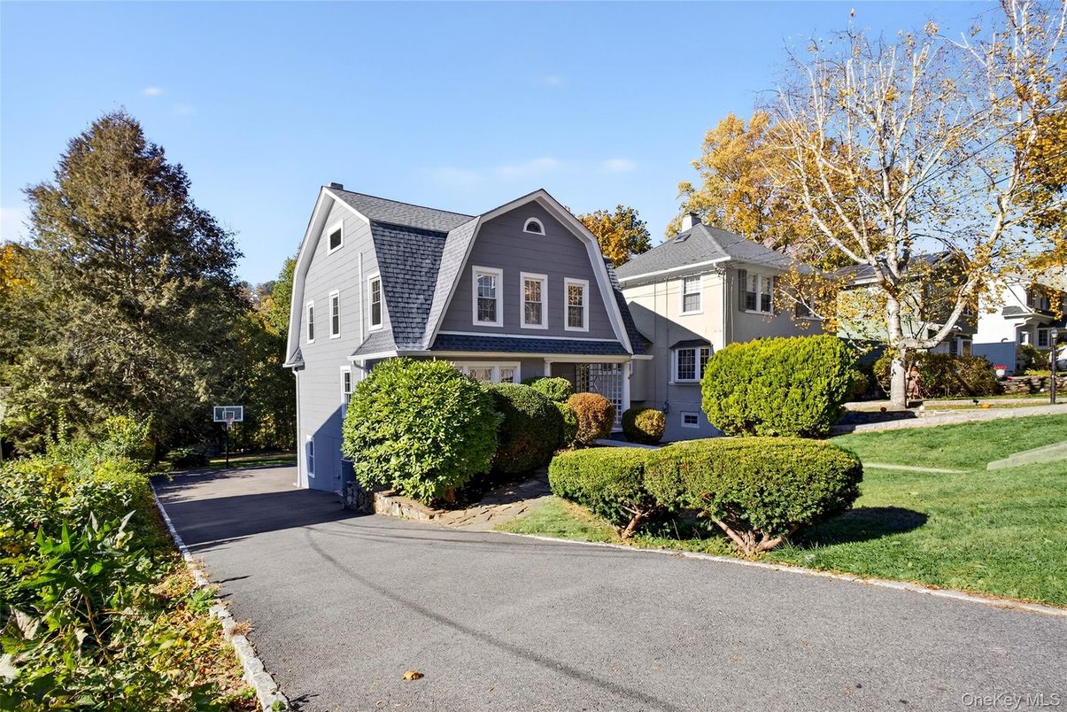Exterior, Facade, Farmhouse