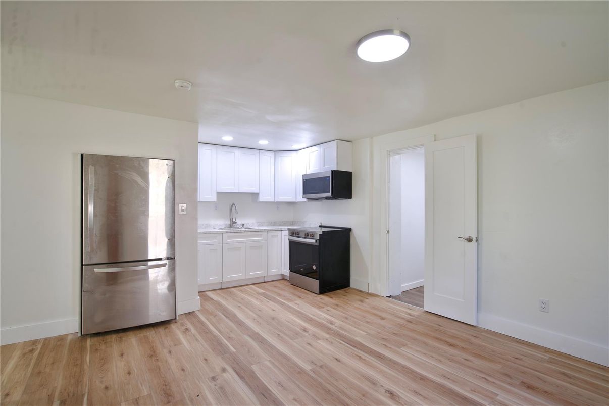 Interior, Kitchen, Recessed Lighting, Wood Texture Flooring