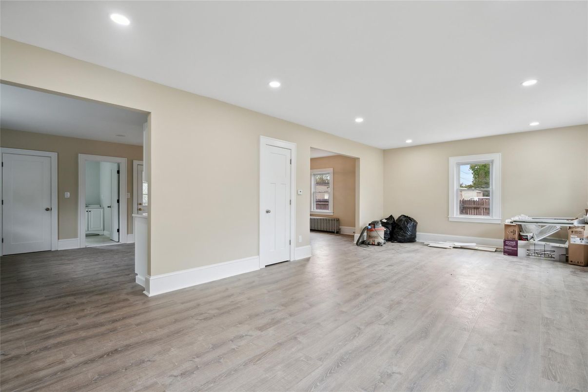 Interior, Recessed Lighting, Wood Texture Flooring