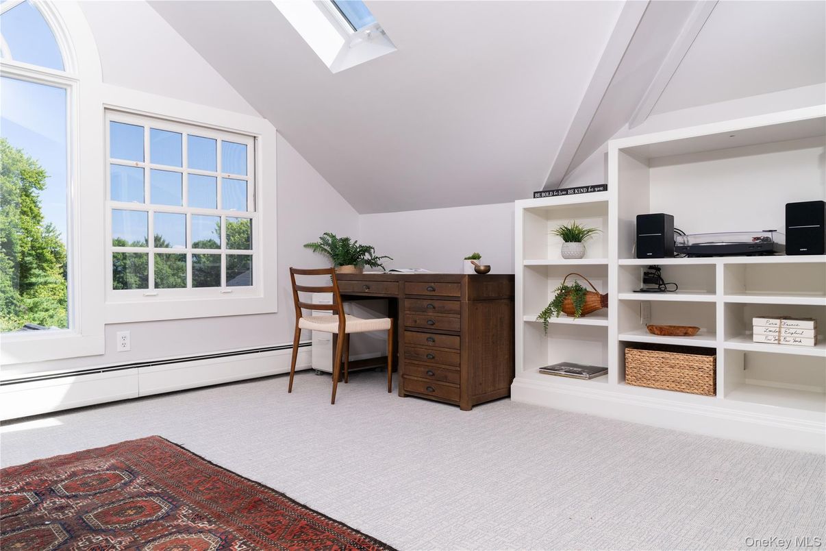 Home Office, Interior