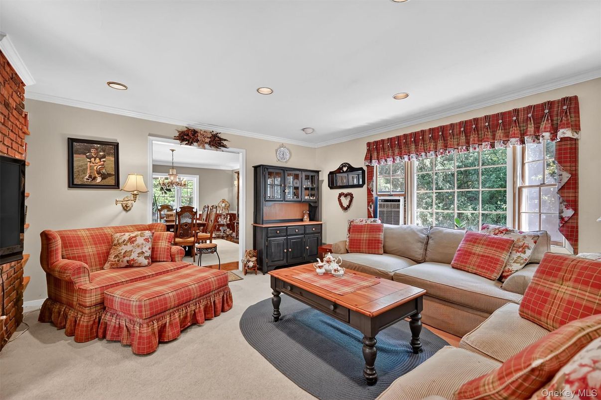 Chandelier, Dining room, Interior, Living room, Recessed Lighting