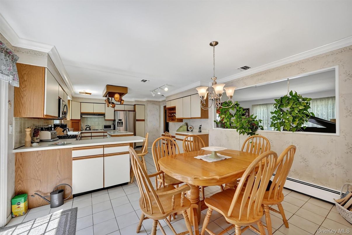 Chandelier, Dining room, Interior, Kitchen, Pendant Lights
