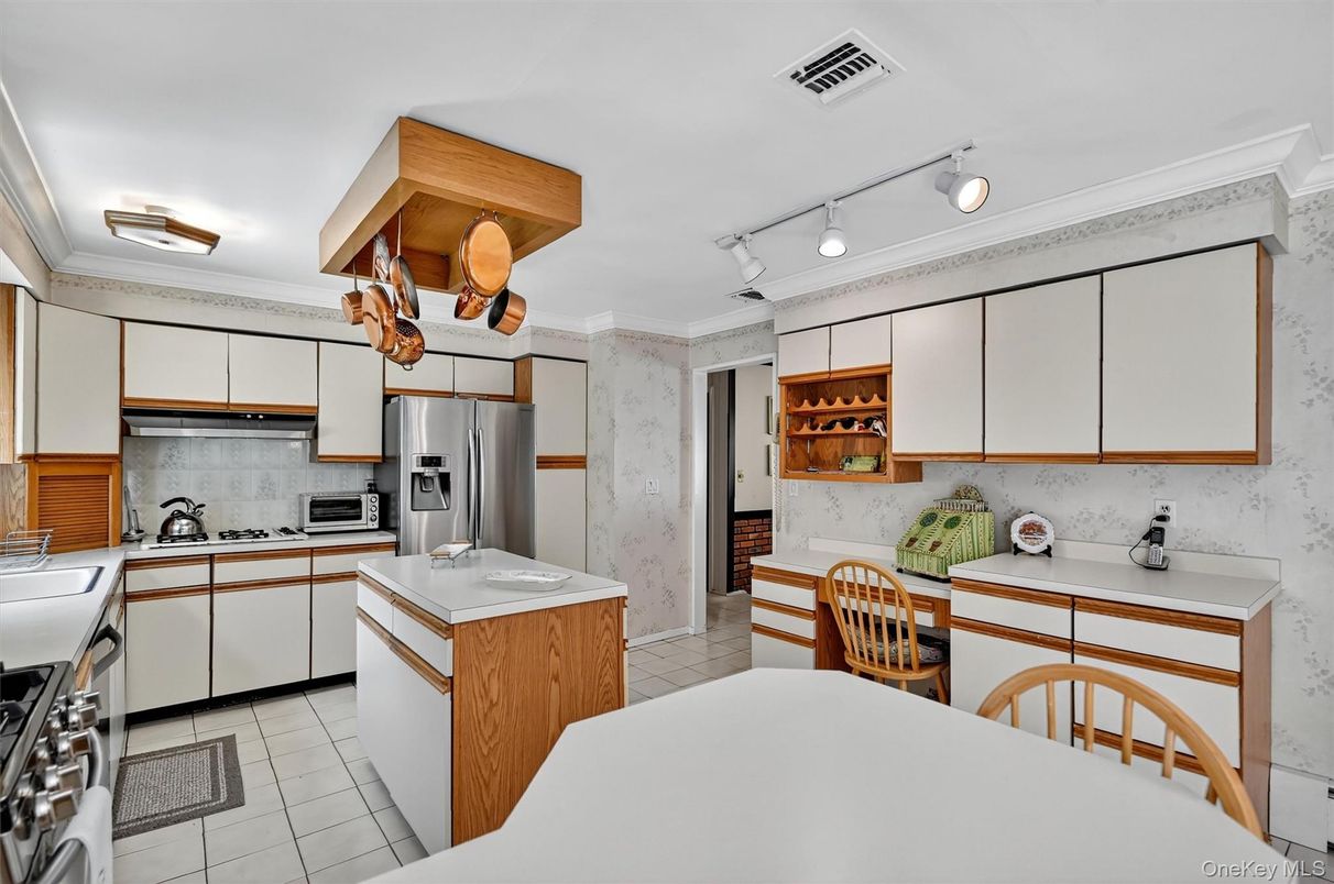 Dining room, Interior, Kitchen, Stainless Steel Appliances