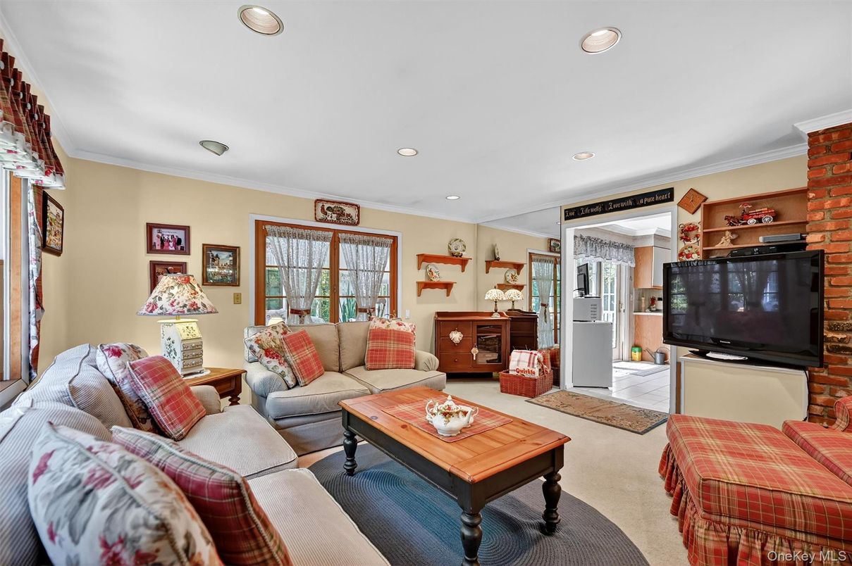 Interior, Living room, Recessed Lighting