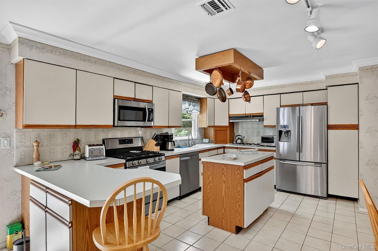 Interior, Kitchen, Stainless Steel Appliances