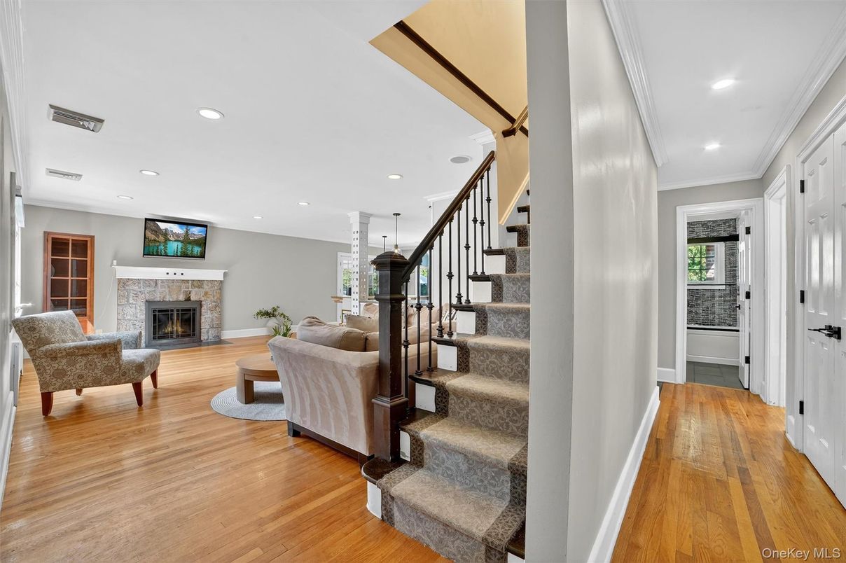 Fireplace, Interior, Living room, Pendant Lights, Recessed Lighting, Wood Texture Flooring