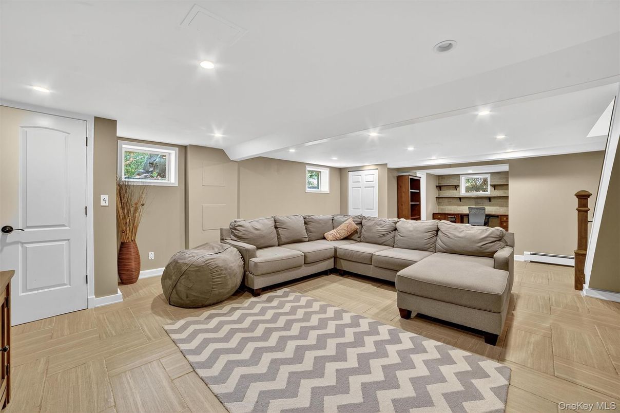 Interior, Living room, Recessed Lighting, Wood Texture Flooring