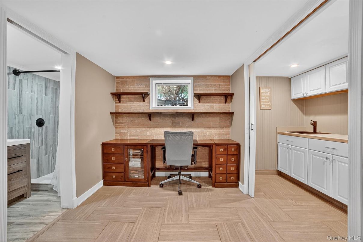 Bathroom, Home Office, Interior, Recessed Lighting, Wood Texture Flooring