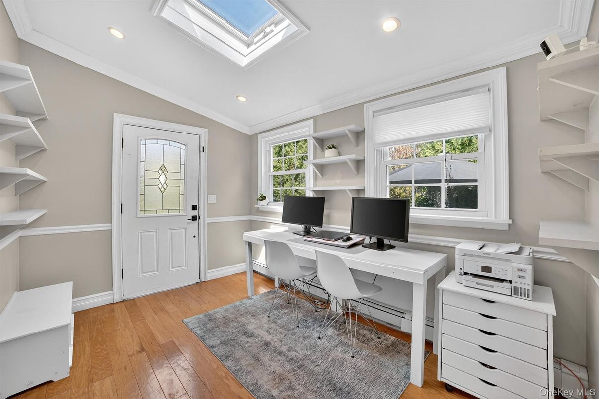 Home Office, Interior, Recessed Lighting, Wood Texture Flooring