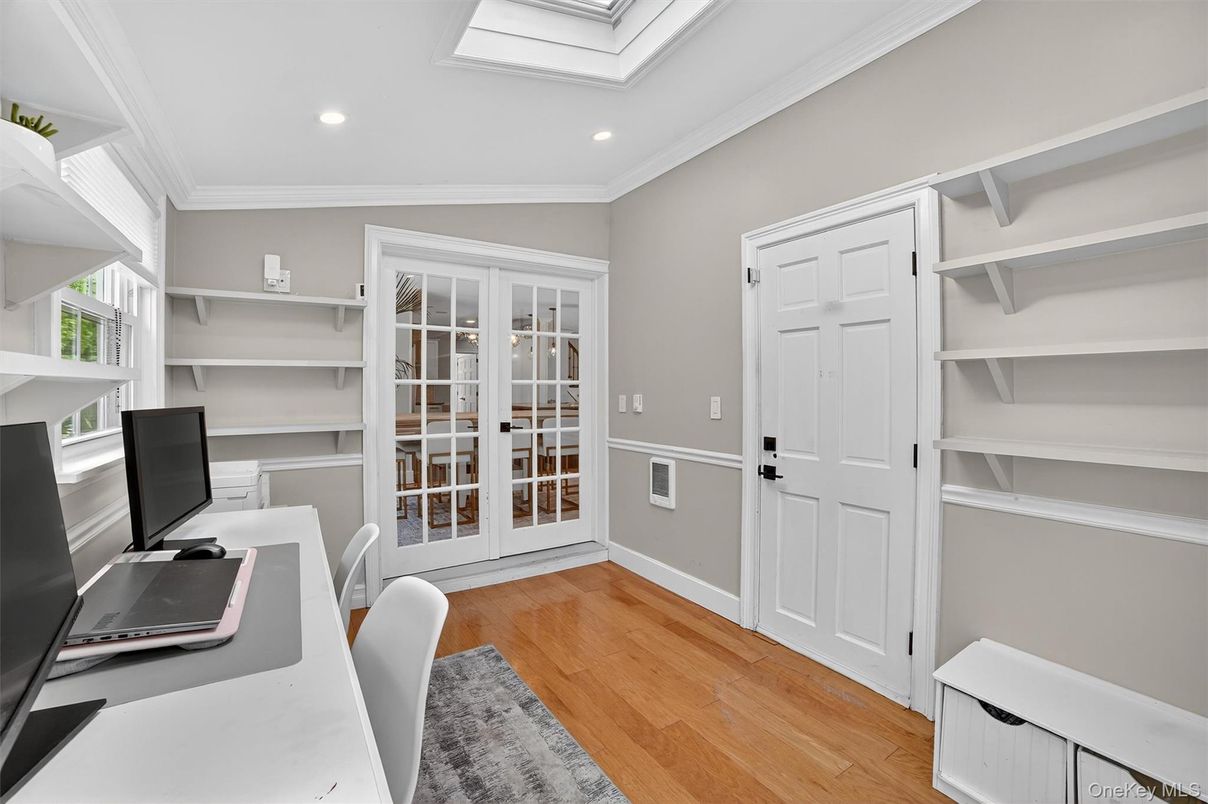 Home Office, Interior, Recessed Lighting, Wood Texture Flooring