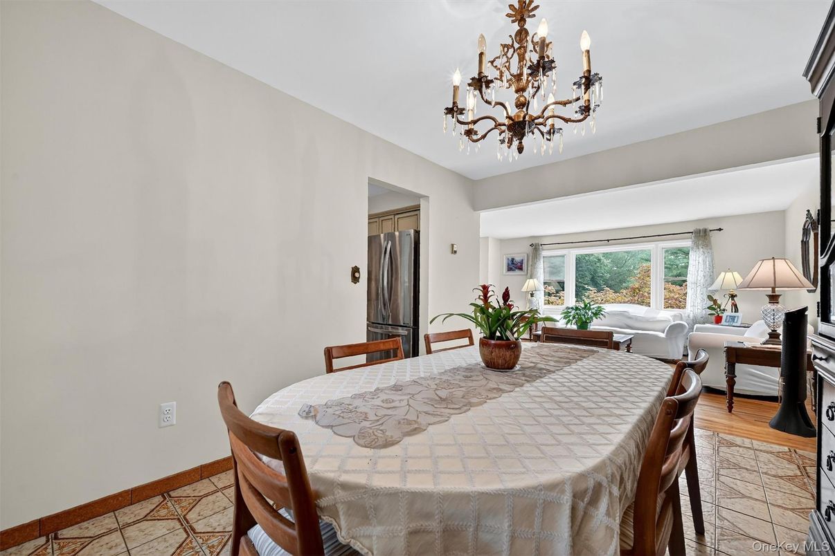 Chandelier, Dining room, Interior, Living room, Wood Texture Flooring