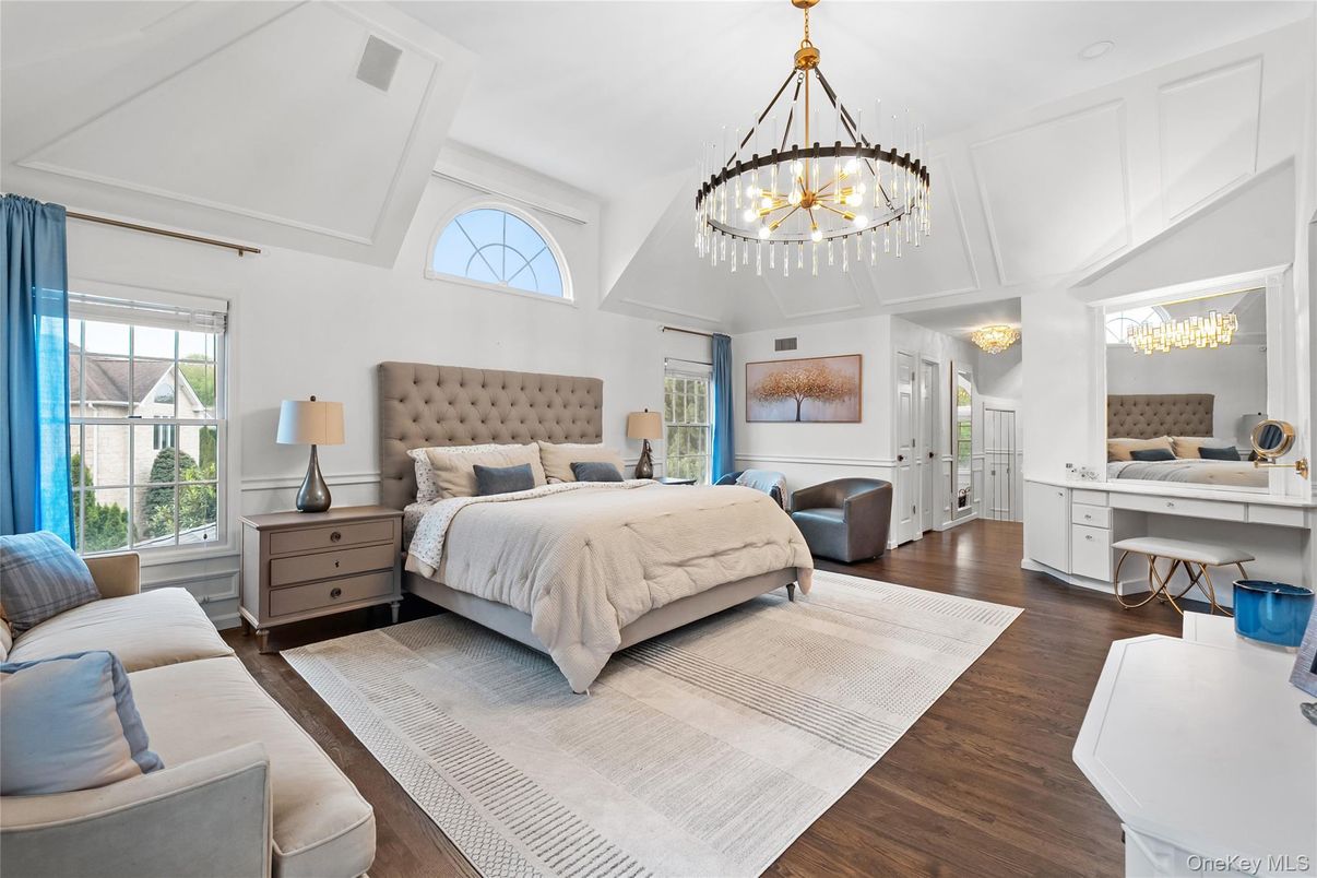 Bedroom, Chandelier, Interior, Pendant Lights, Wood Texture Flooring