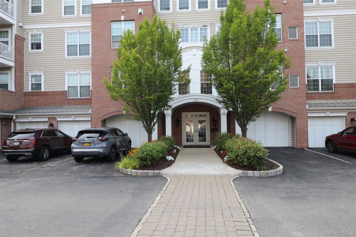 Attached, Exterior, Facade, Brick Facade, Rowhouse