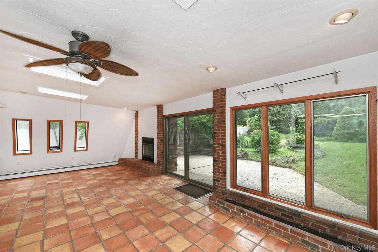 Empty room, Fireplace, Interior, Recessed Lighting