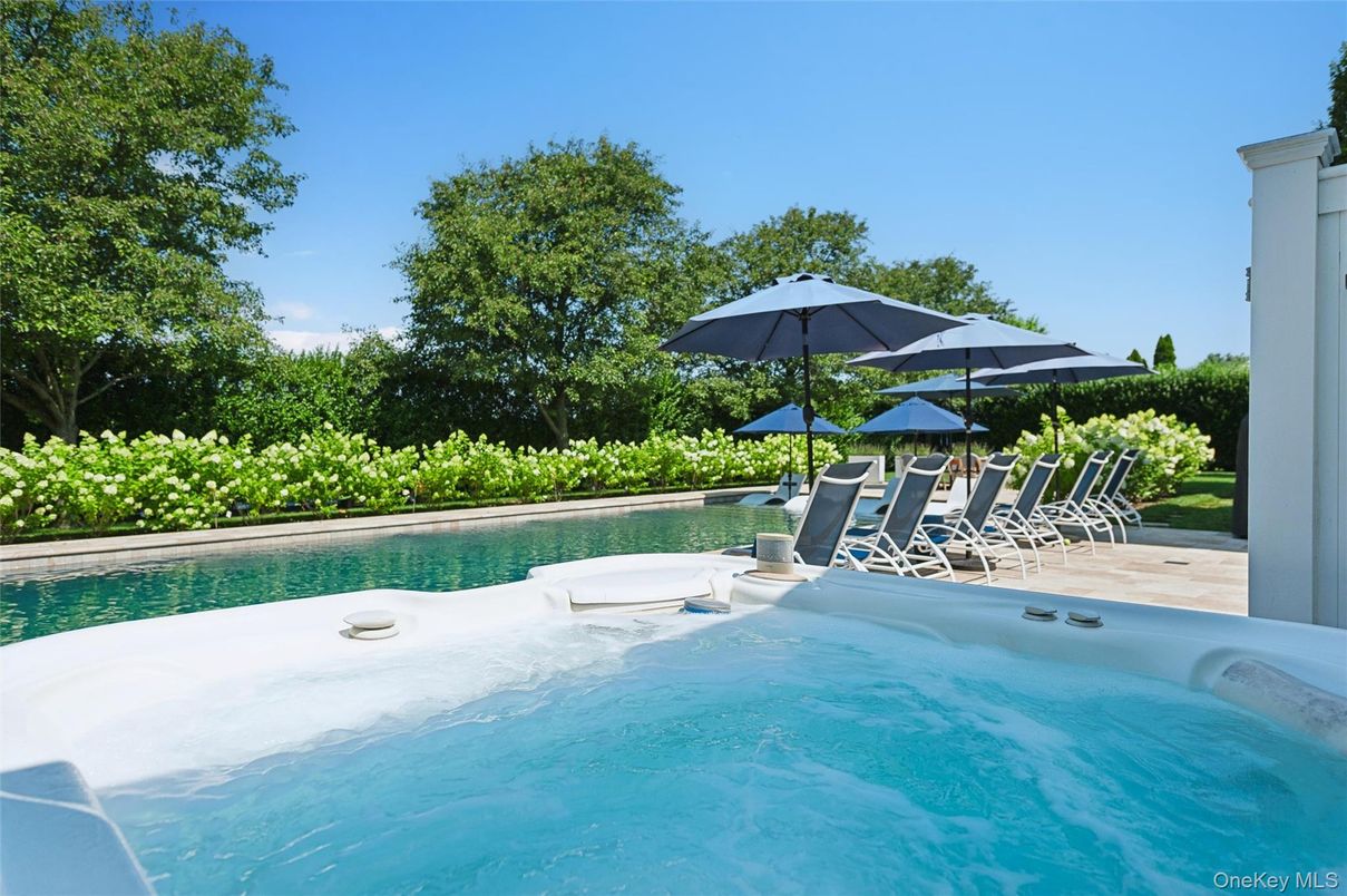Exterior, Hot Tub, Pool