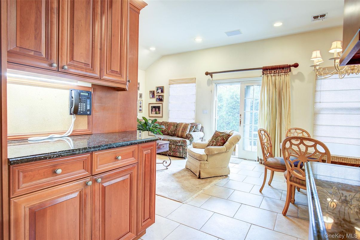 Dining room, Interior, Living room, Recessed Lighting