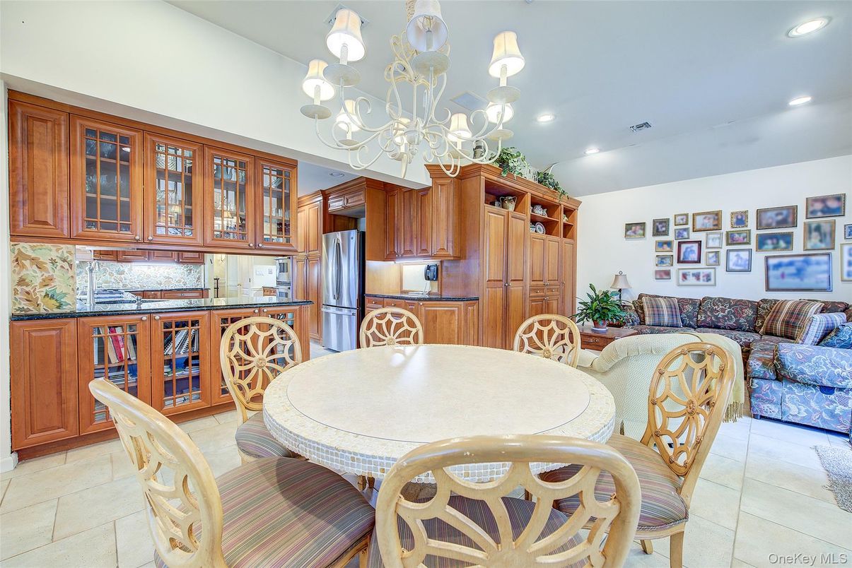 Chandelier, Dining room, Interior, Kitchen, Living room, Recessed Lighting