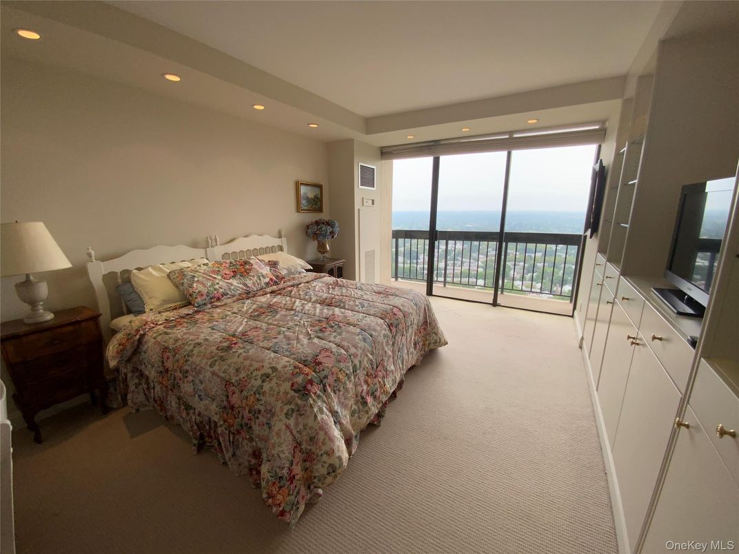 Bedroom, Interior, Recessed Lighting, Water