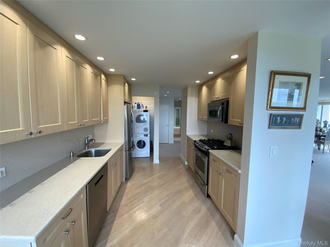 Interior, Kitchen, Recessed Lighting, Stainless Steel Appliances, Washer, Wood Texture Flooring