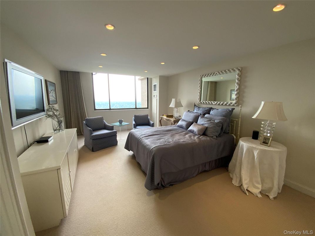 Bedroom, Interior, Recessed Lighting, Water
