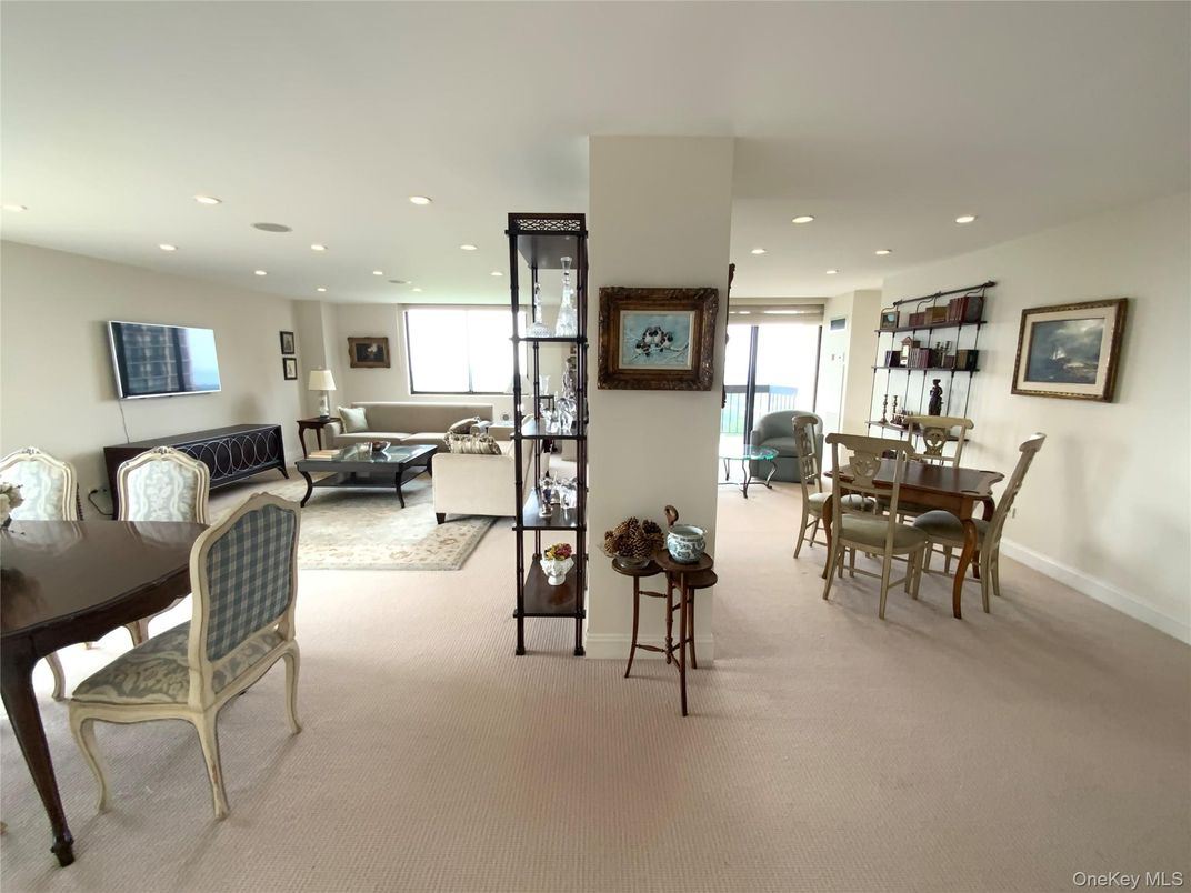 Dining room, Interior, Living room, Recessed Lighting