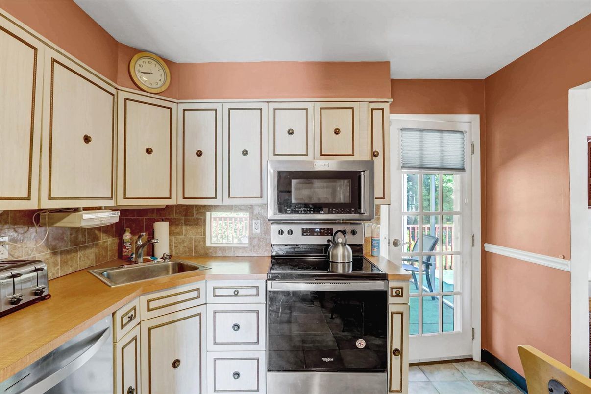 Interior, Kitchen, Stainless Steel Appliances