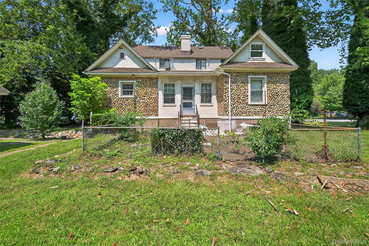 Backyard, Exterior, Facade, Brick Facade, Queen Anne Victorian