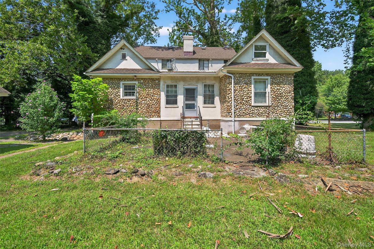 Backyard, Exterior, Facade, Brick Facade, Queen Anne Victorian