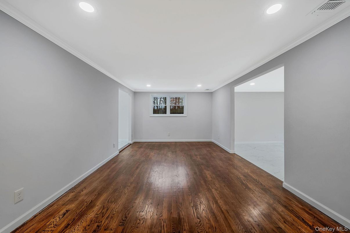 Empty room, Interior, Recessed Lighting, Wood Texture Flooring