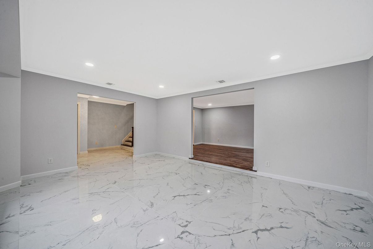 Empty room, Interior, Marble, Recessed Lighting