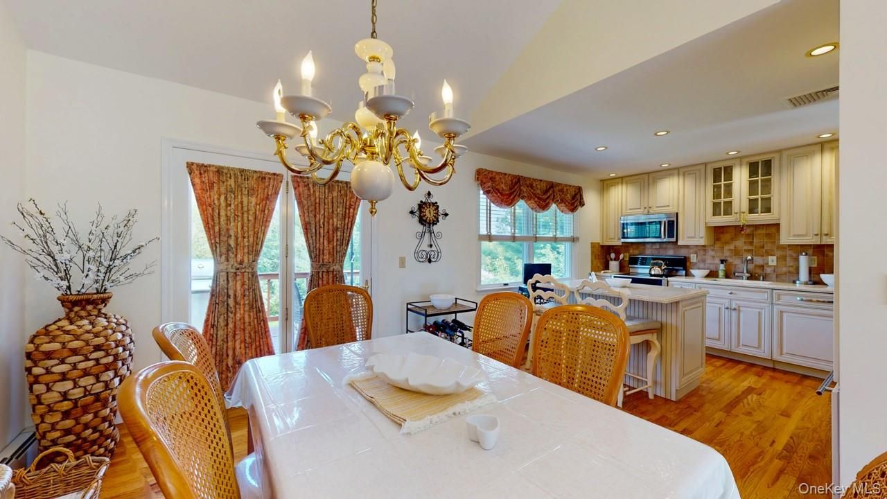 Chandelier, Dining room, Interior, Kitchen, Recessed Lighting, Wood Texture Flooring