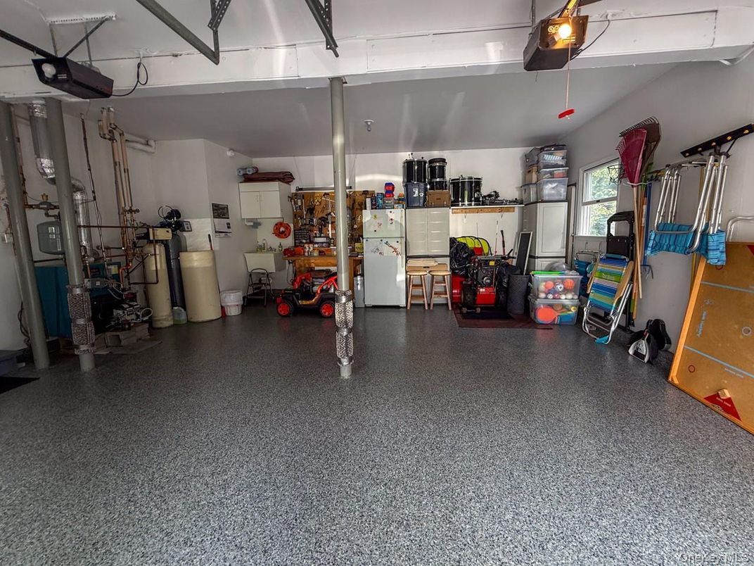 Garage, Interior