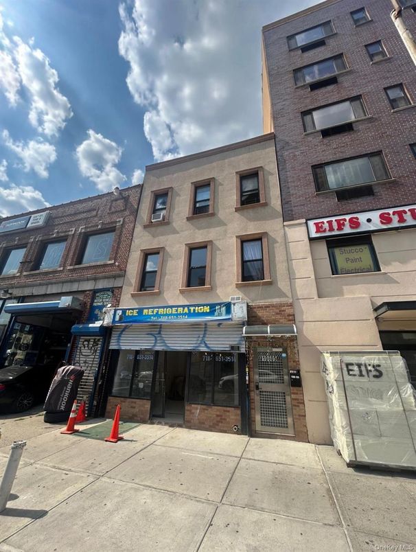 Exterior, Facade, Brick Facade, Rowhouse