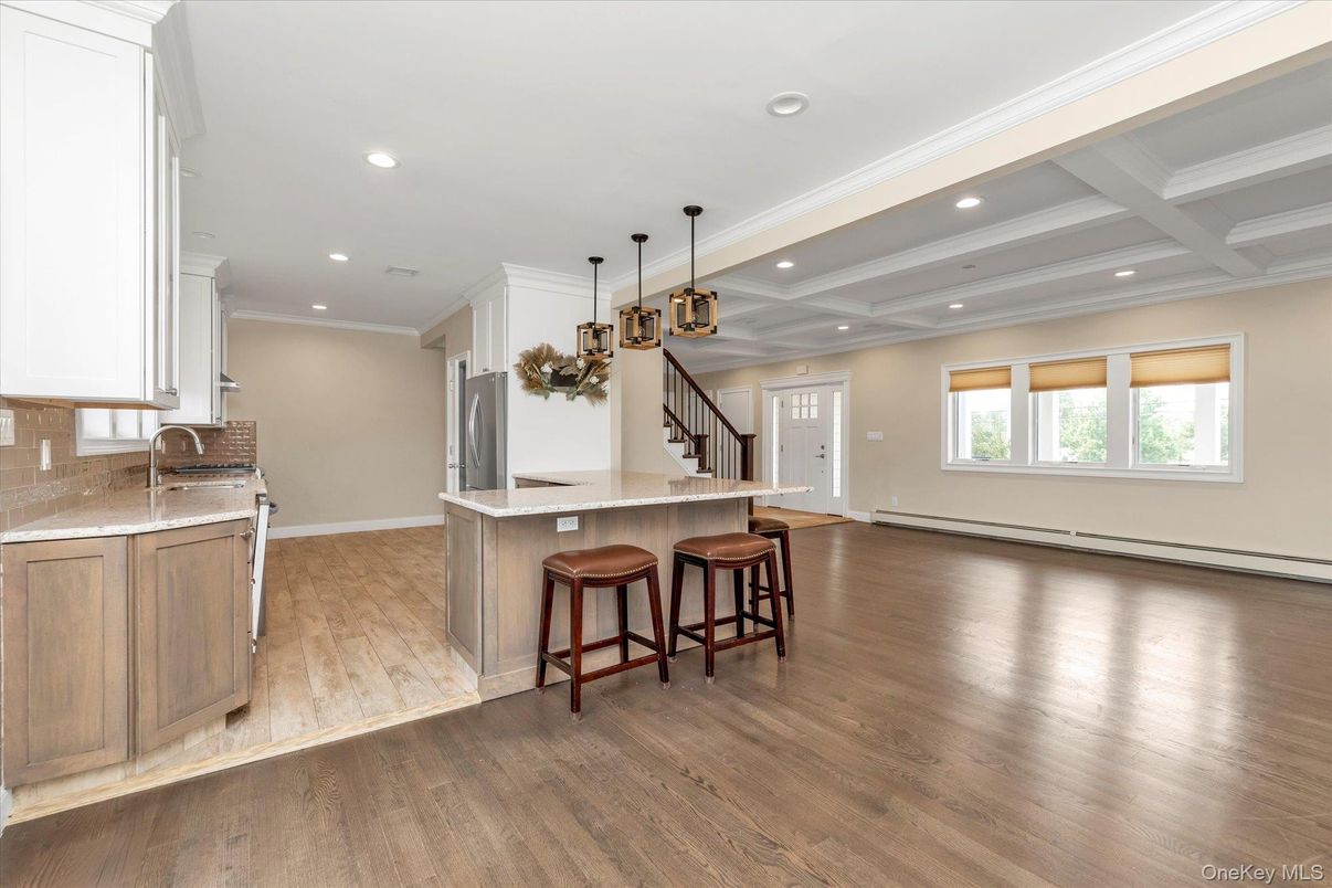 Interior, Pendant Lights, Recessed Lighting, Wood Texture Flooring
