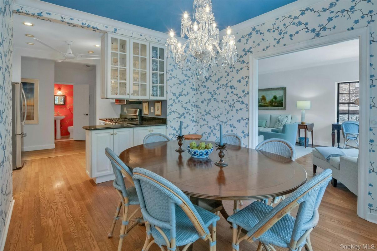 Chandelier, Dining room, Interior, Recessed Lighting, Wood Texture Flooring