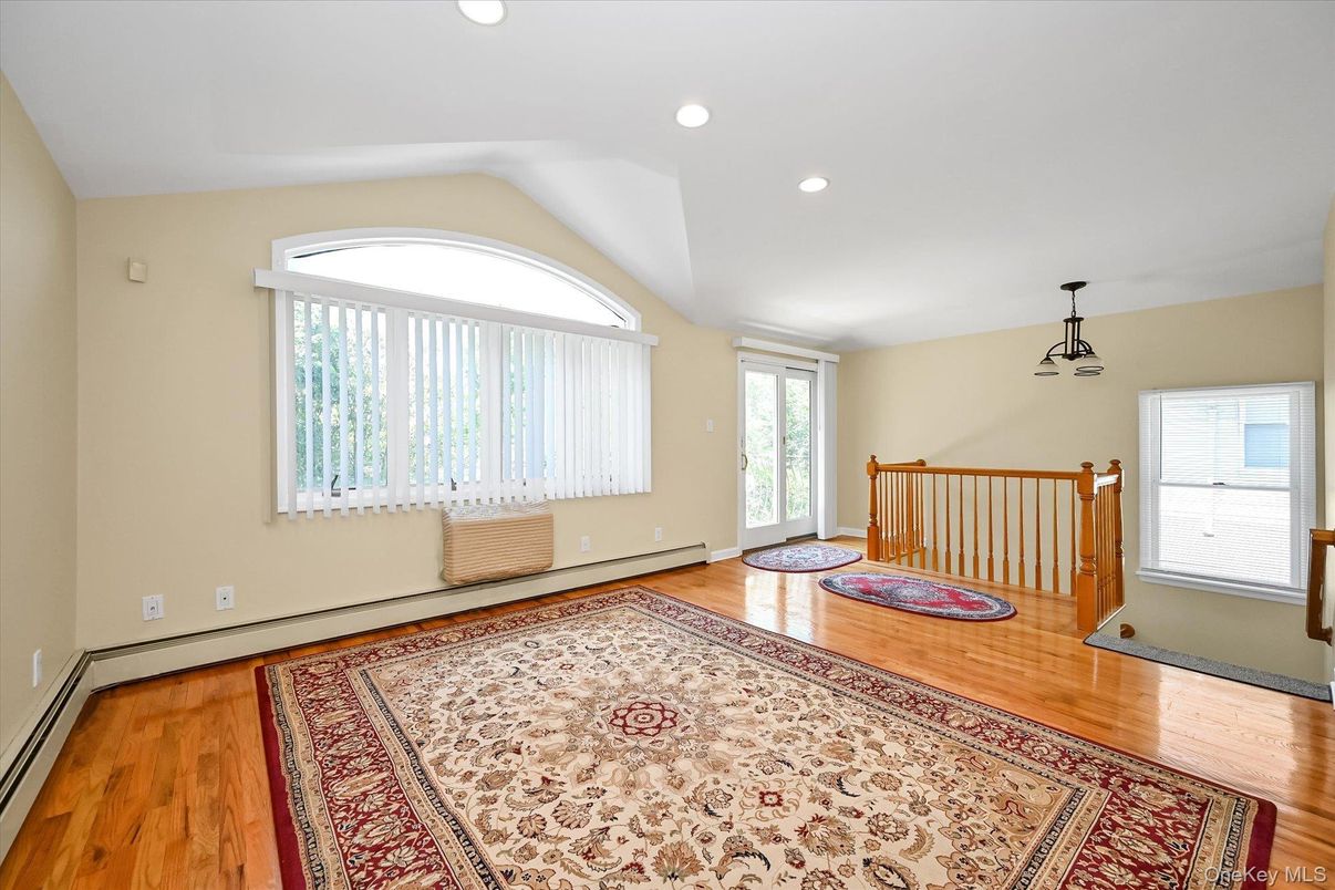 Interior, Pendant Lights, Recessed Lighting, Wood Texture Flooring