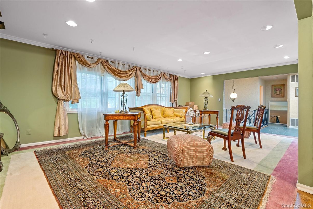 Dining room, Interior, Living room, Pendant Lights, Recessed Lighting