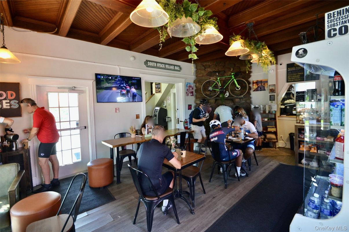 Dining room, Interior, Pendant Lights, Stone Walls, Wooden Beams, Wooden Ceilings, Wood Texture Flooring