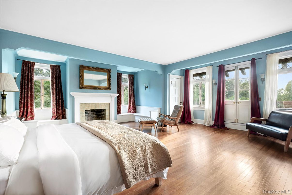 Bedroom, Fireplace, Interior, Wood Texture Flooring