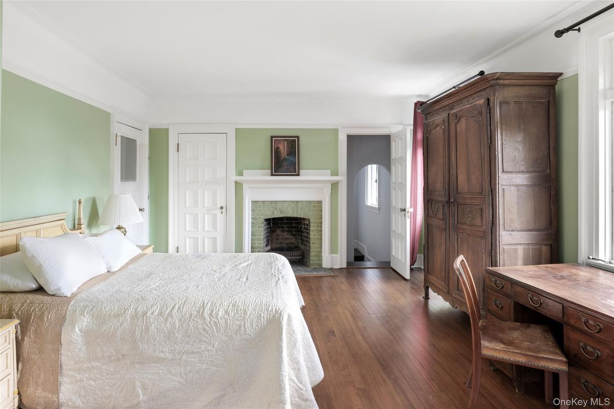 Bedroom, Fireplace, Interior, Wood Texture Flooring