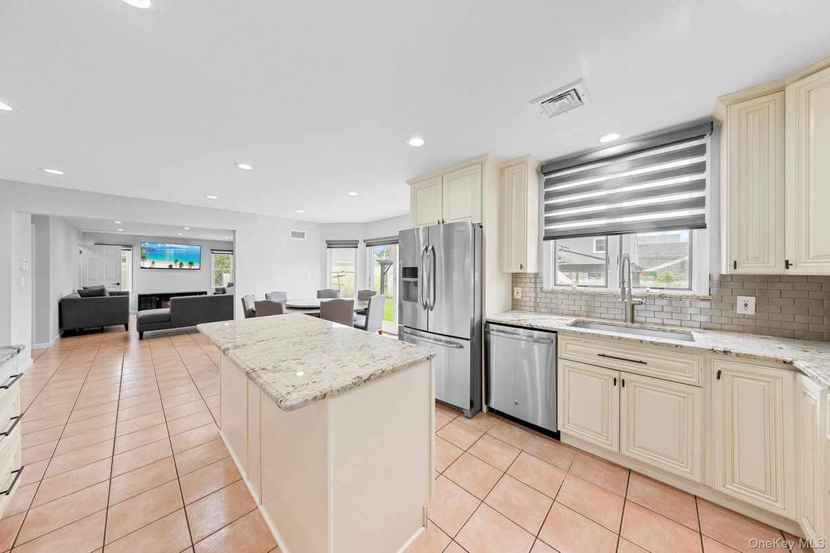 Dining room, Interior, Kitchen, Living room, Recessed Lighting, Stainless Steel Appliances