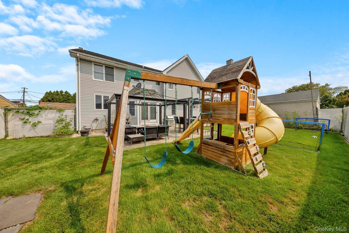 Backyard, Exterior, Playground
