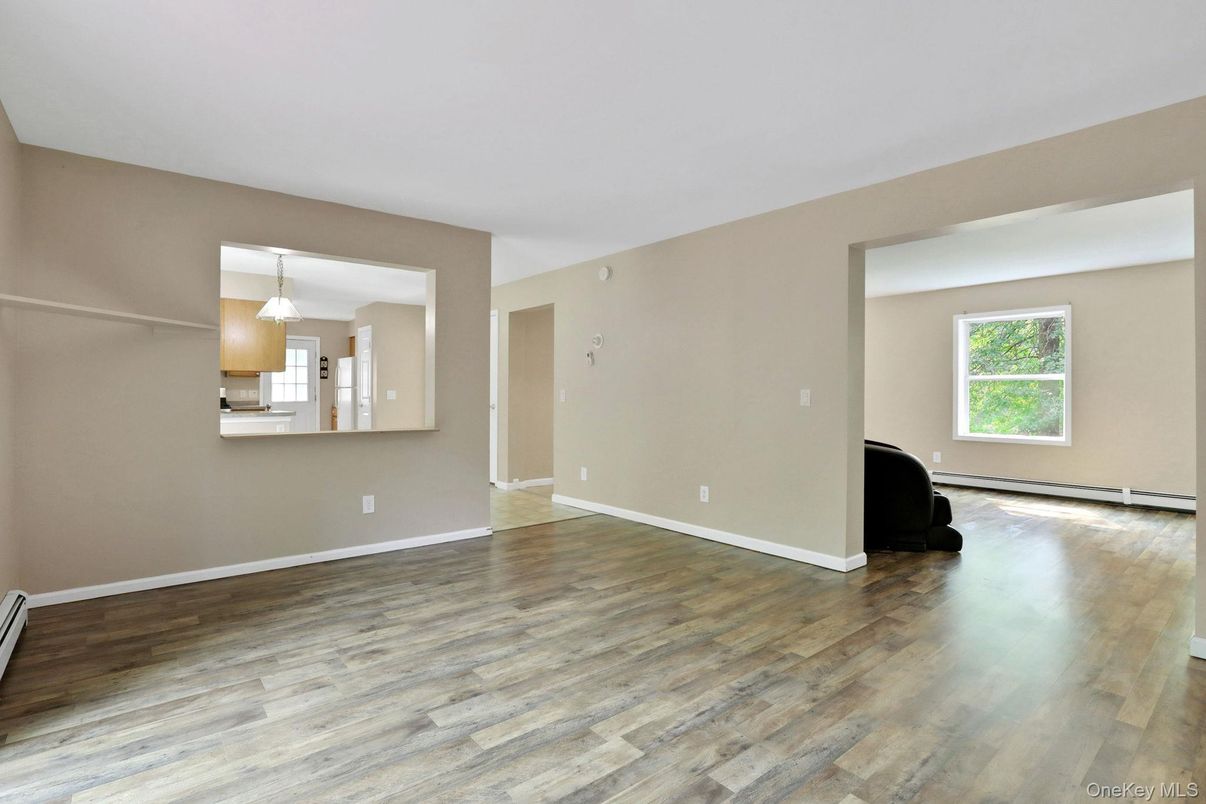 Empty room, Interior, Pendant Lights, Wood Texture Flooring