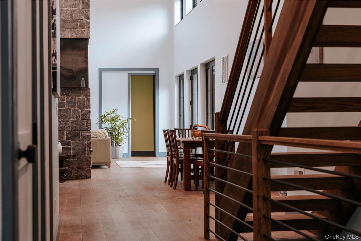 Dining room, Interior