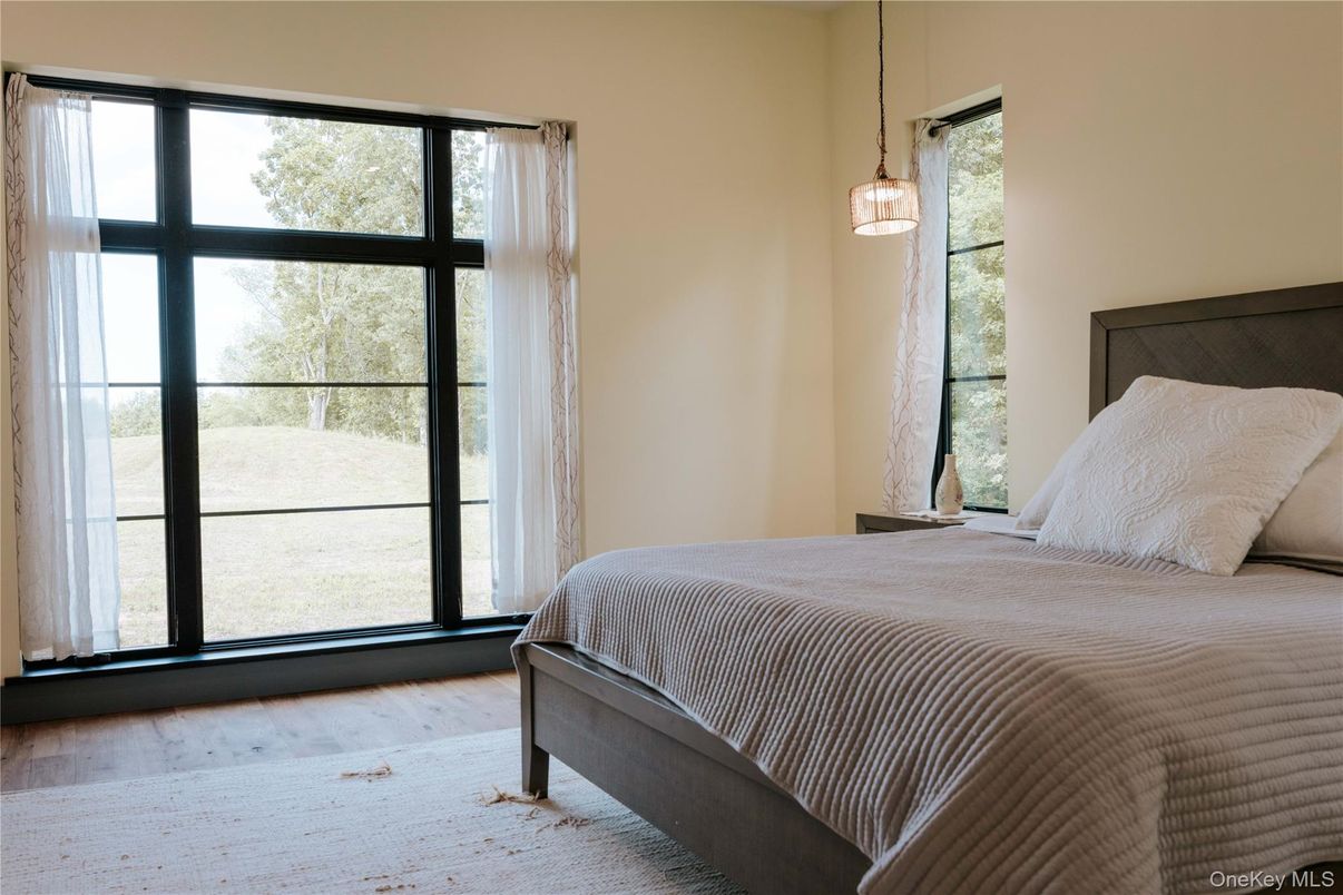 Bedroom, Interior, Pendant Lights, Wood Texture Flooring