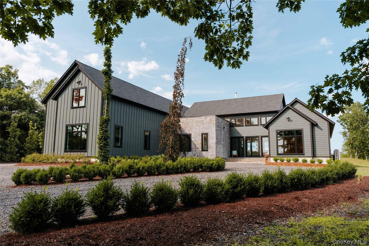 Backyard, Exterior, Facade, Farmhouse
